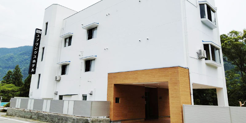 多目的なホテル